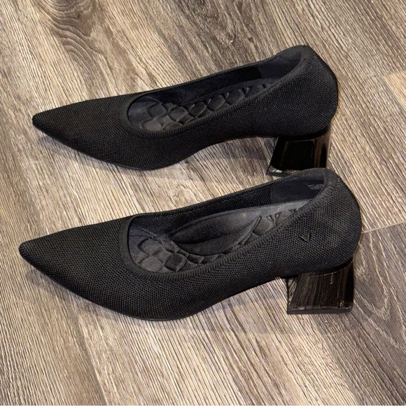 Vivaia Pointed-Toe Block Heel (Aria Block Heels) - Picture 7 of 12